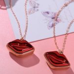 رژ لب جامد گردن بندی هدی موجی